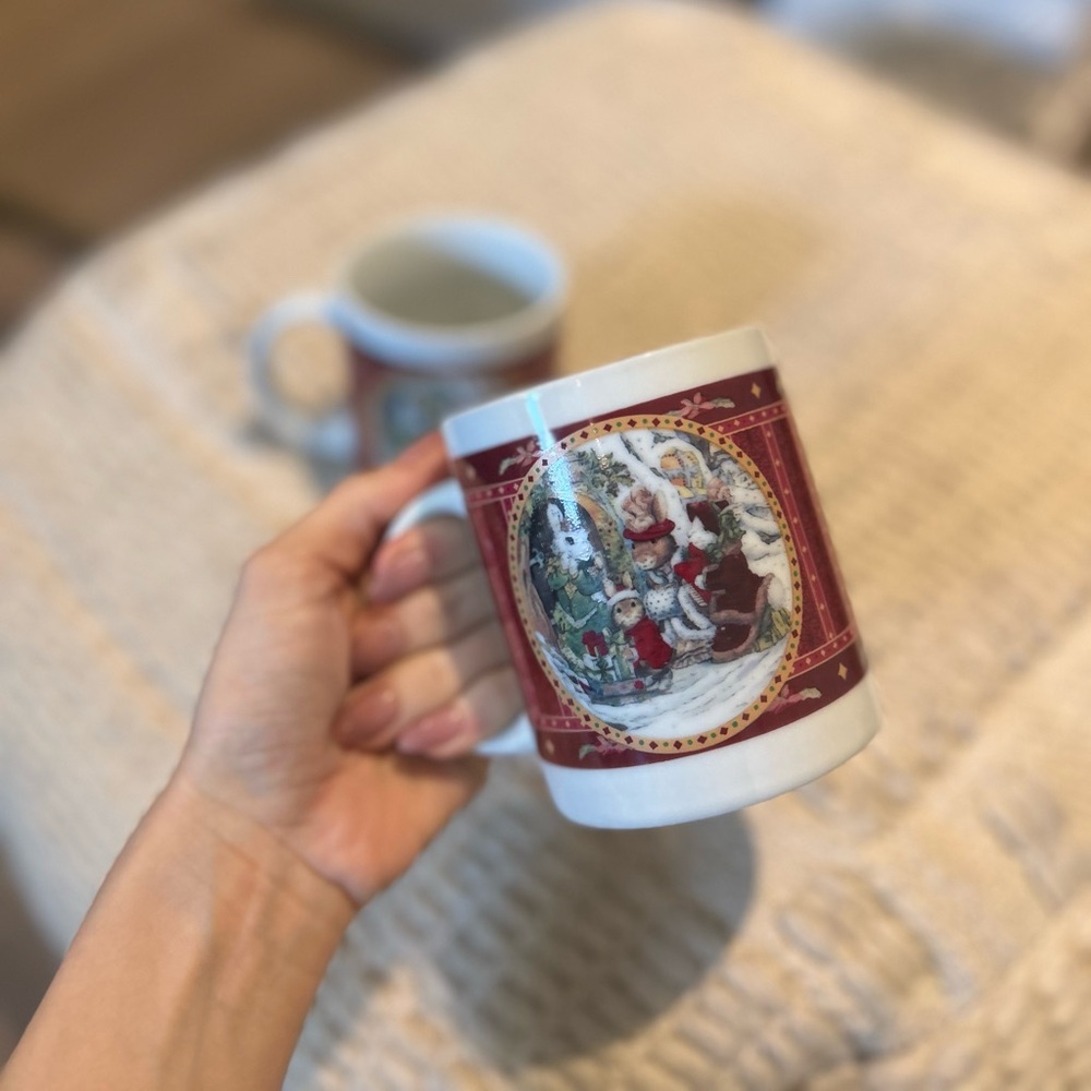 2x Vintage Victorian Christmas Bunny Themed Ceramic Coffee Mug